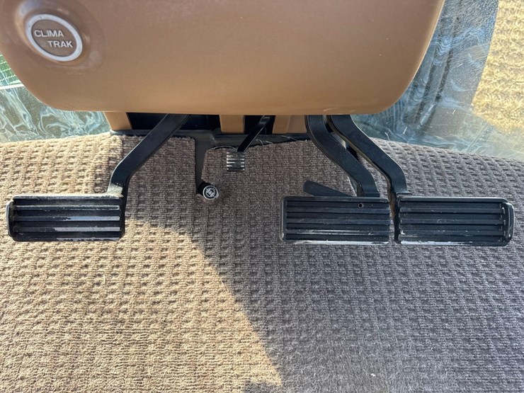 2008-john-deere-8330-image-64