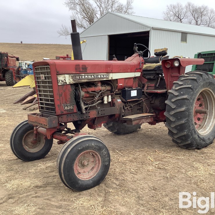 1970 INTERNATIONAL 826