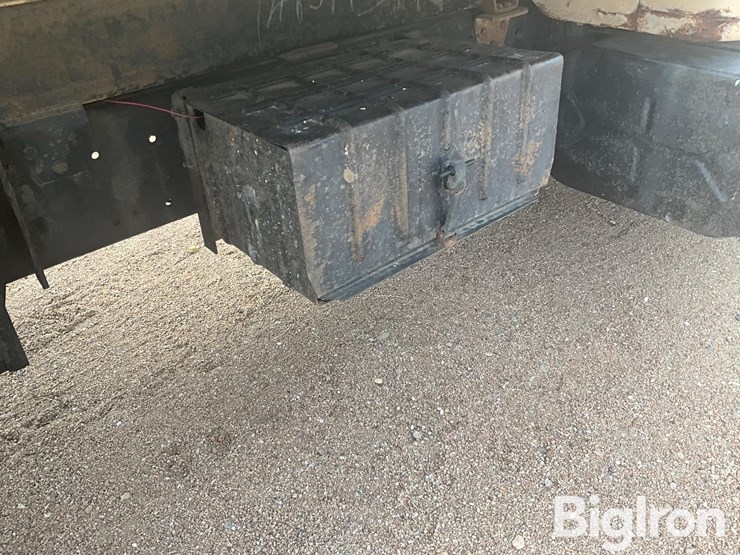 1981-international-1854s-image-17