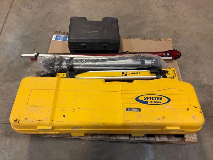 assortment-of-laser-level-equipment-image-2