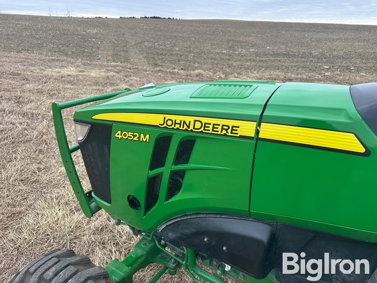 2023-john-deere-4052m-image-14