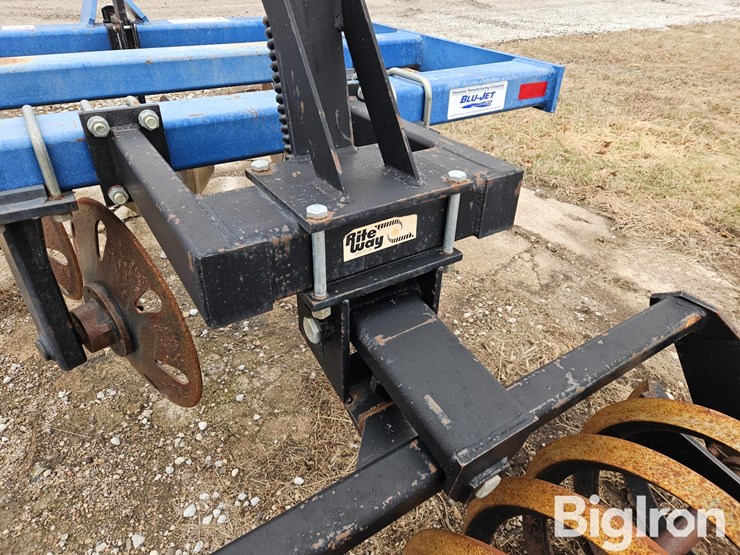 blu-jet-track-master-image-12