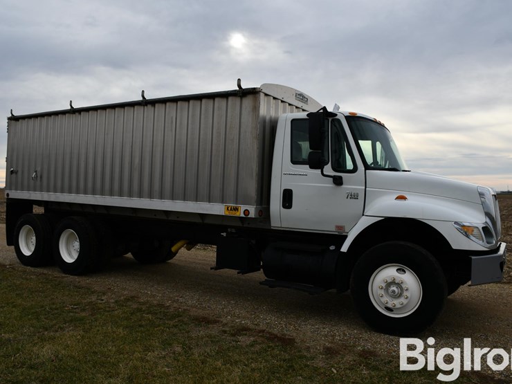 2006-international-7400-image-3