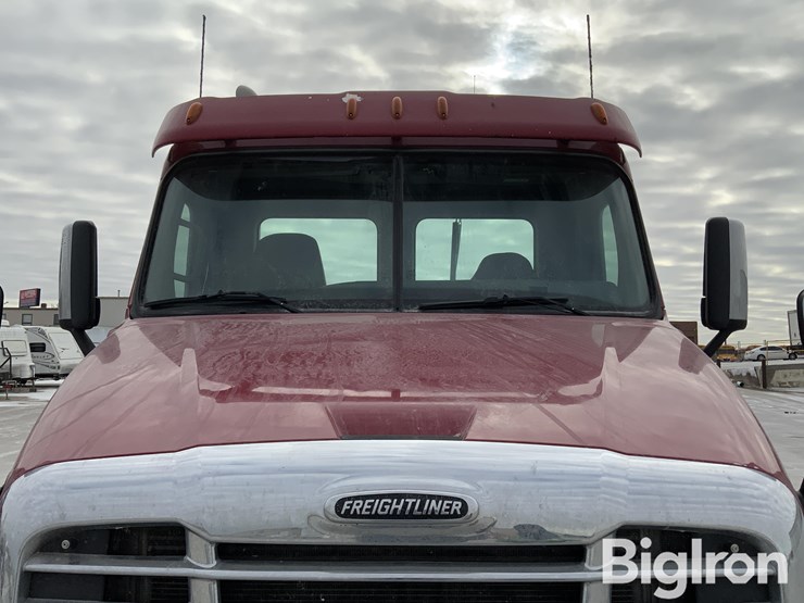 2013-freightliner-cascadia-125-image-14