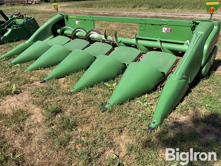 2020-john-deere-706c-image-1