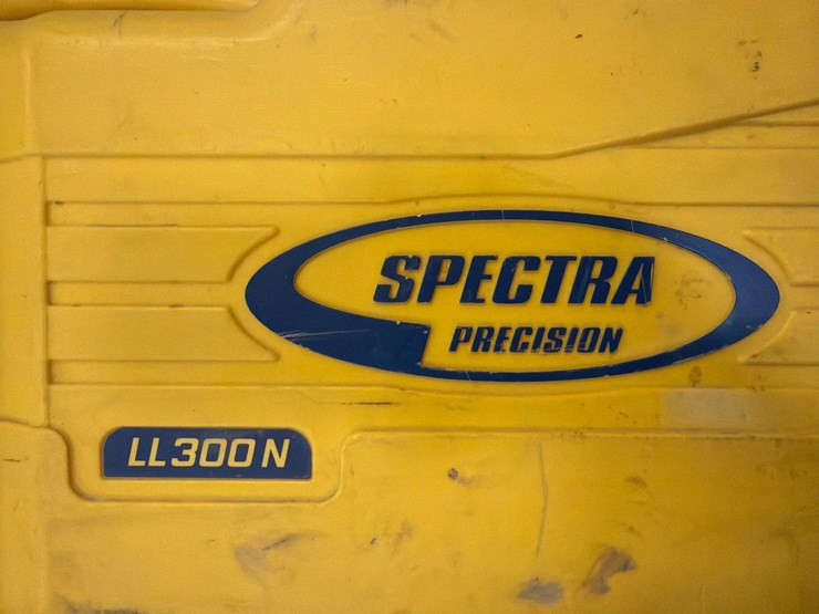 assortment-of-laser-level-equipment-image-14