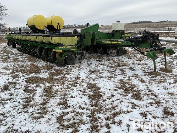 2005-john-deere-1770-image-3