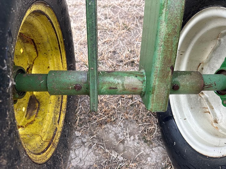 john-deere-235-image-43