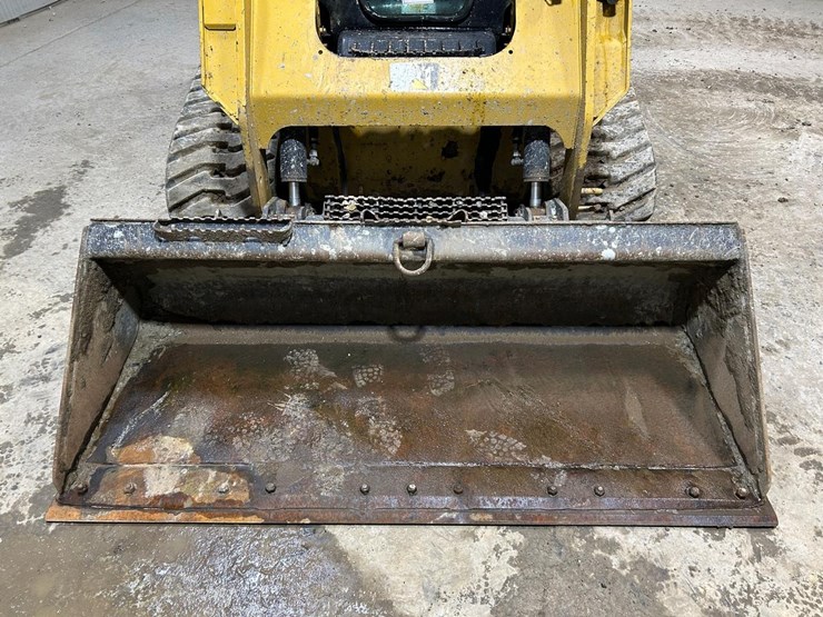 2019-caterpillar-259d-image-9