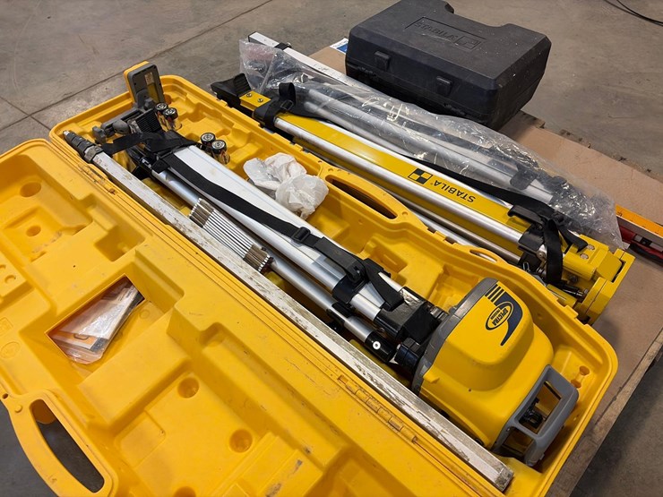assortment-of-laser-level-equipment-image-13