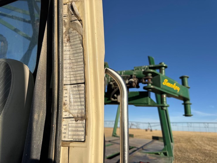 1992-white-gmc-haying-mantis-stacker-truck-image-11