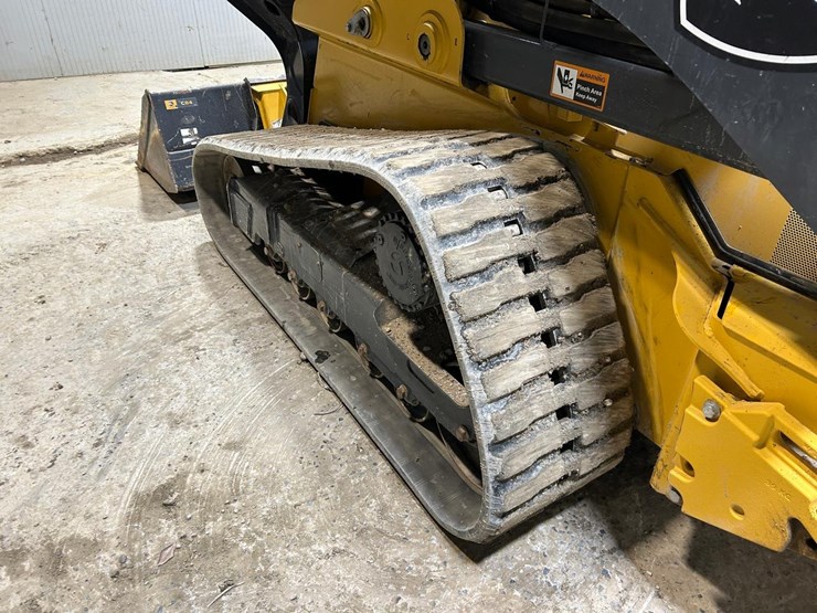 2023-deere-333g-image-16