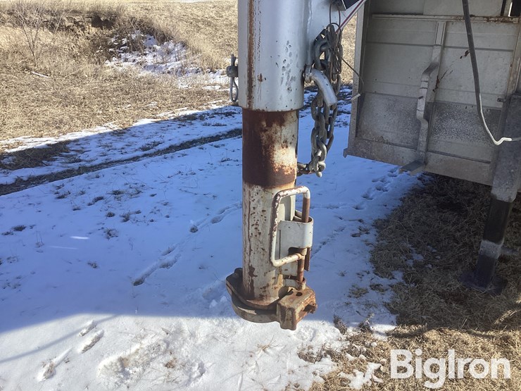 2010-titan-trailer-image-13