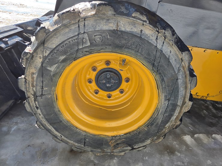 new-holland-l190-image-42