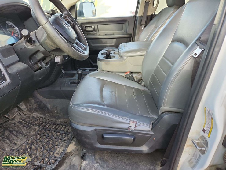 2015-dodge-3500-image-11