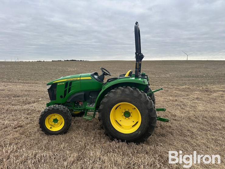 2023-john-deere-4052m-image-8