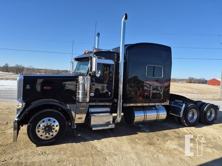 2013-peterbilt-388-image-2