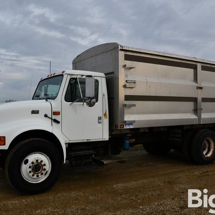 1994 INTERNATIONAL 4900