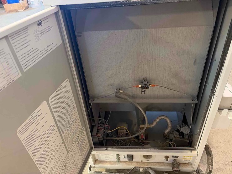 l.b.-white-premier-170-heater-image-5