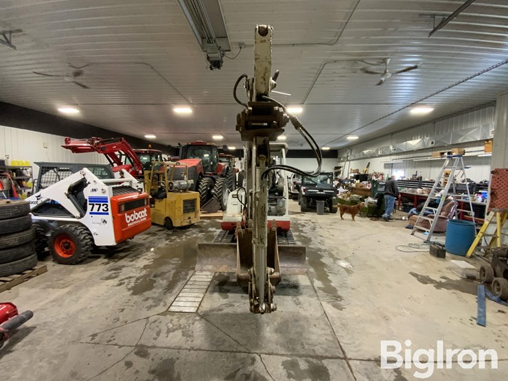 2006-takeuchi-tb135-image-2