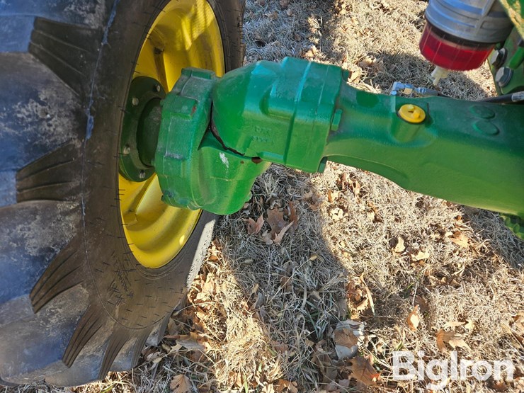 2015-john-deere-4044m-image-15