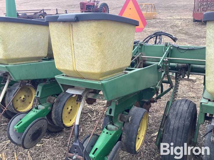 john-deere-7000-image-17