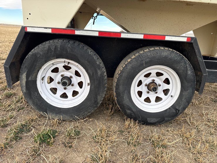 friesen-seed-tender-image-30