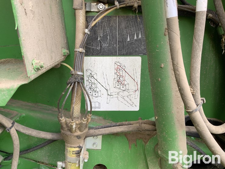 2012-john-deere-568-image-20