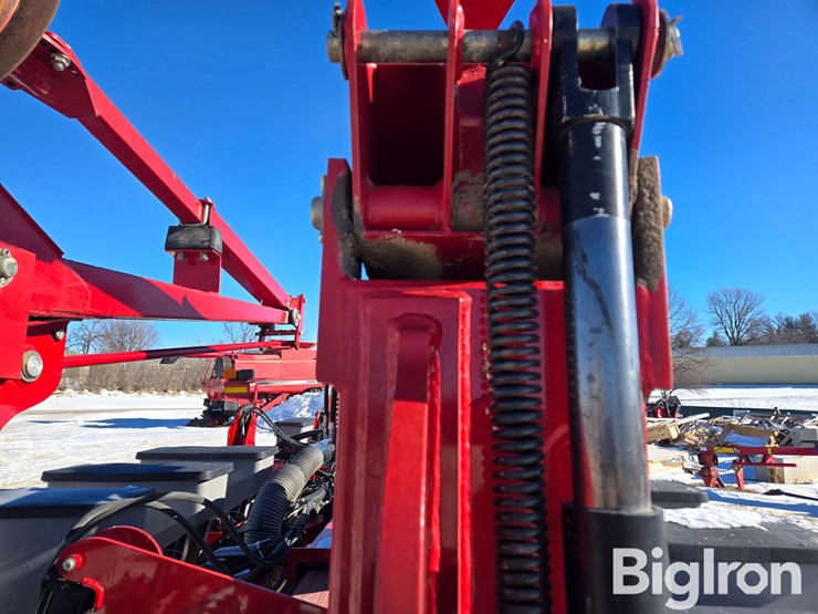 2014-case-ih-1255-image-18