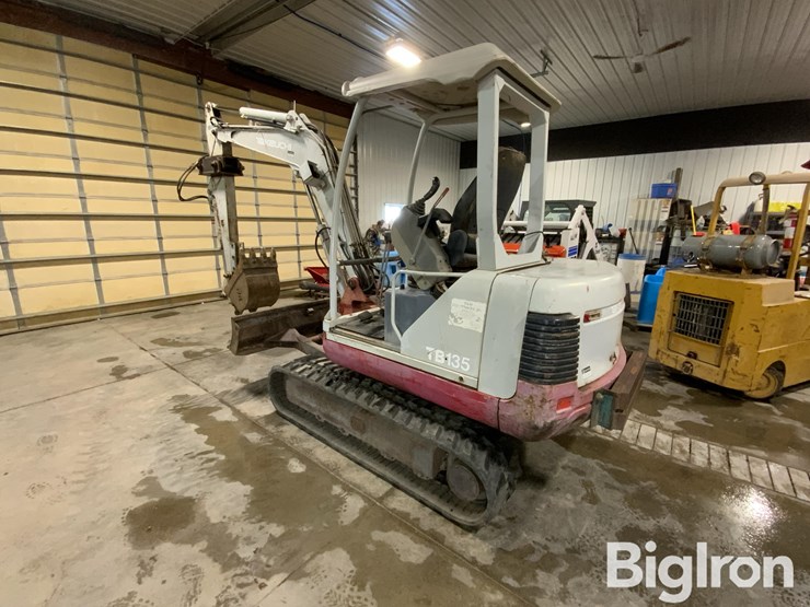 2006-takeuchi-tb135-image-7