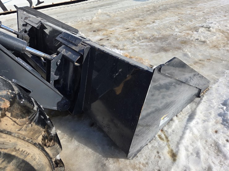 new-holland-l190-image-12