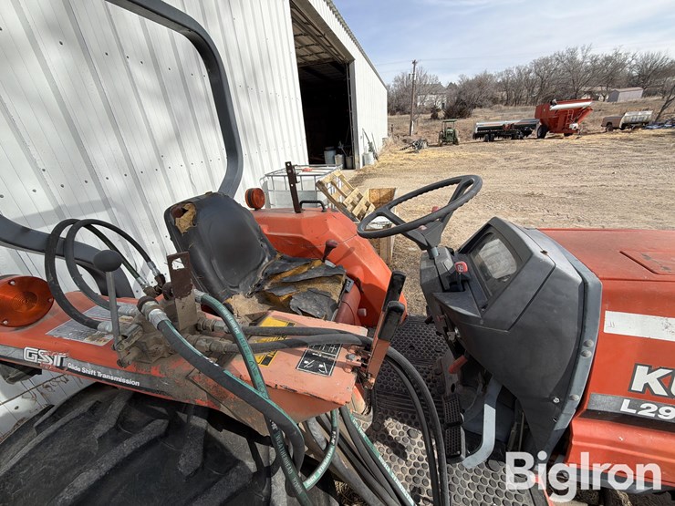 1996-kubota-l2900-image-18