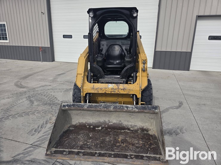 2015-caterpillar-232d-image-2