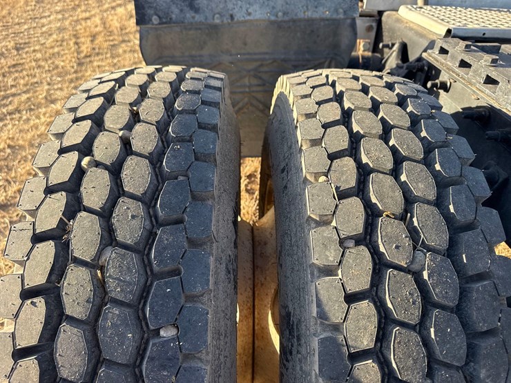 1999-international-60-image-43