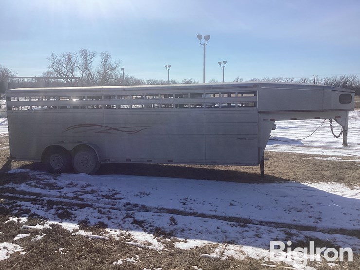 2010-titan-trailer-image-4