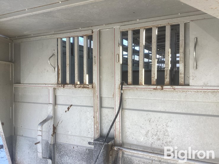 2010-titan-trailer-image-15