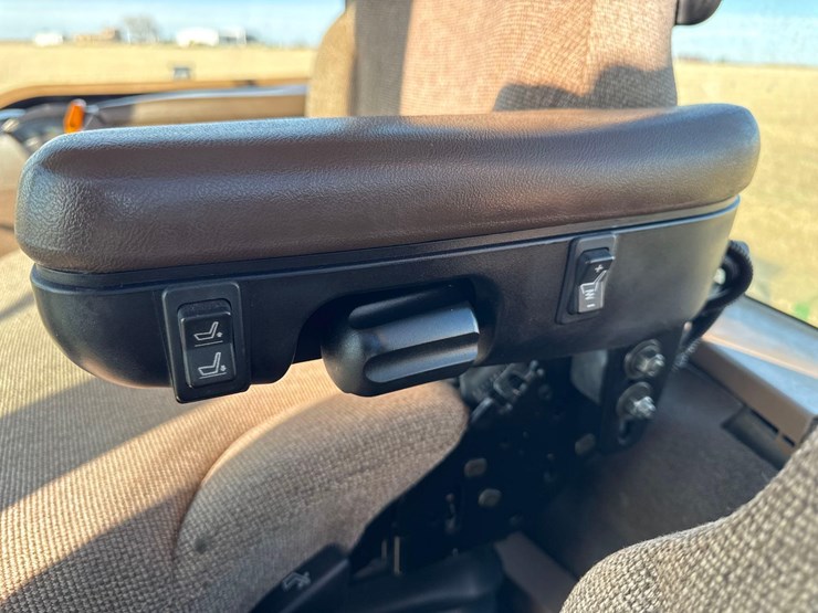 2008-john-deere-8330-image-83