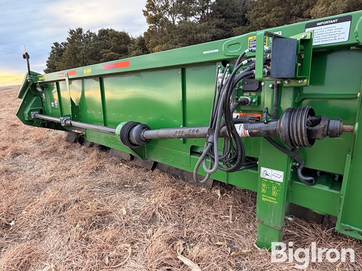 2021-john-deere-c16r-image-12