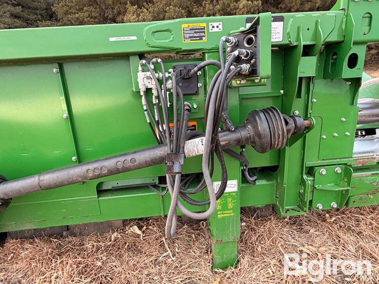 2021-john-deere-c16r-image-13