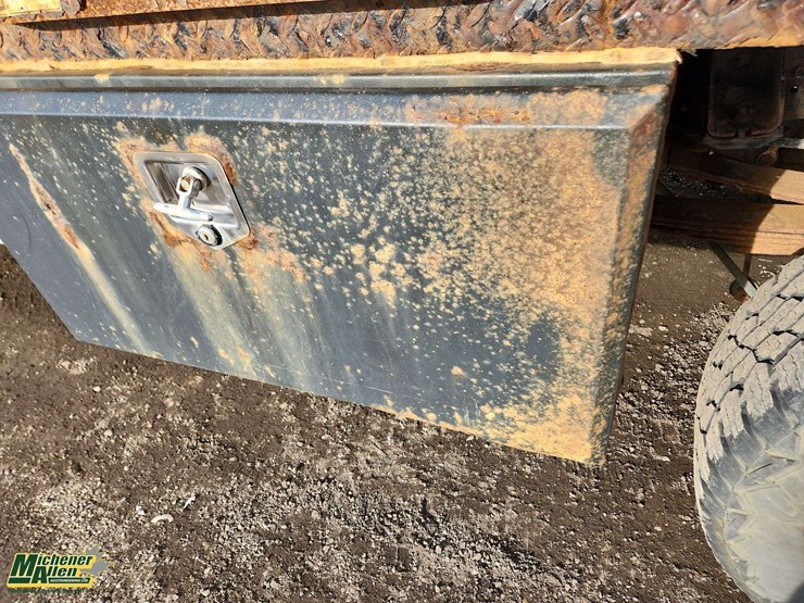 2015-dodge-3500-image-32