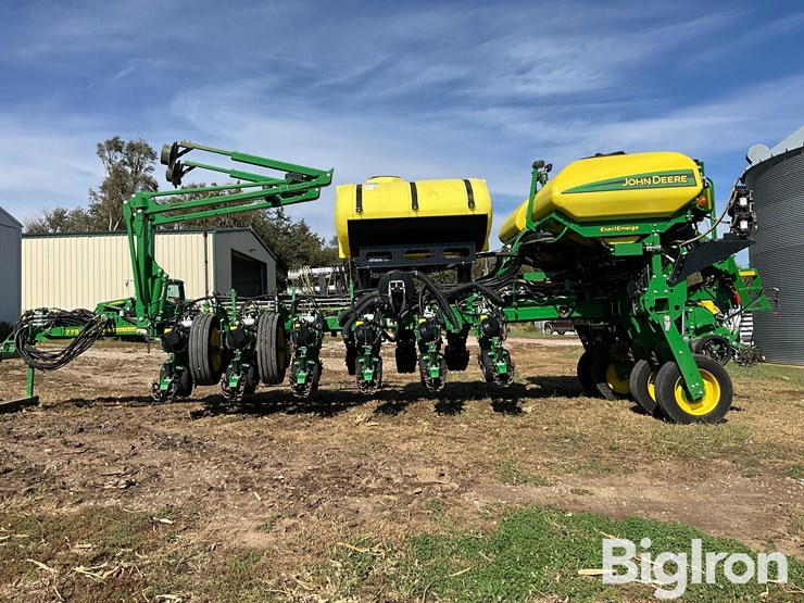 2021-john-deere-1775nt-image-8