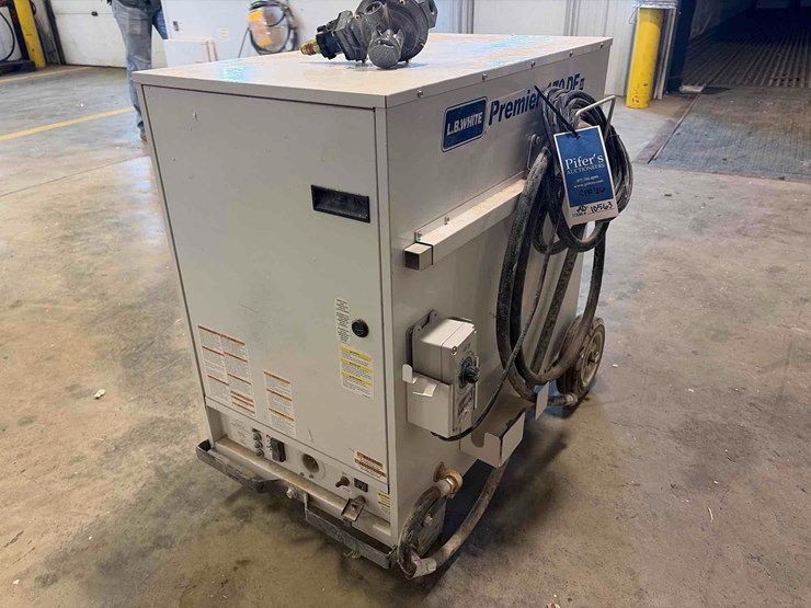 l.b.-white-premier-170-heater-image-1
