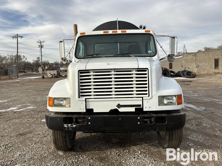 2000-international-4700-image-2