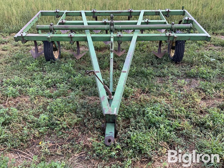 john-deere-100-image-2