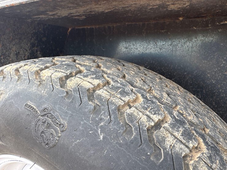 friesen-seed-tender-image-23