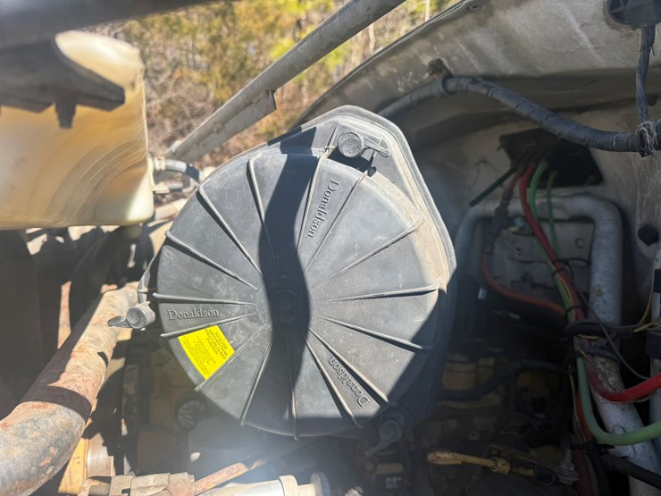 2000-ford-f750-image-15