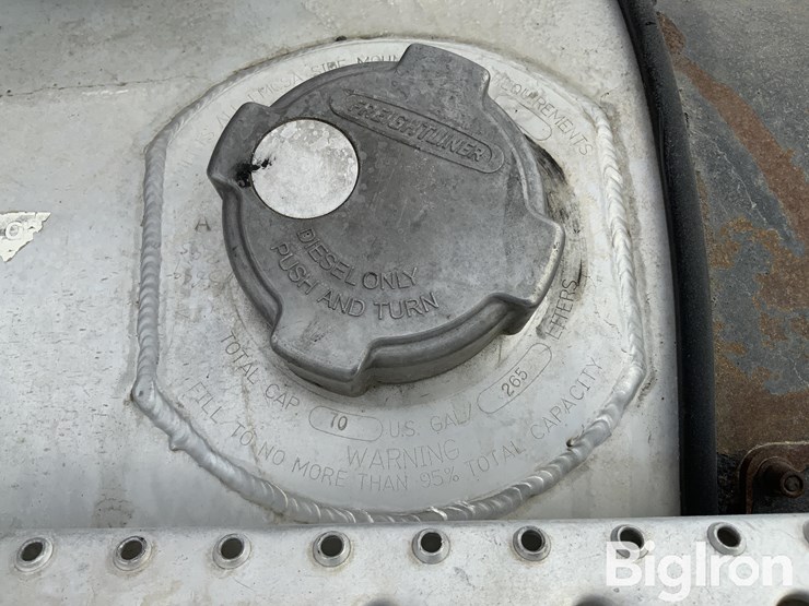 2015-freightliner-cascadia-125-image-19