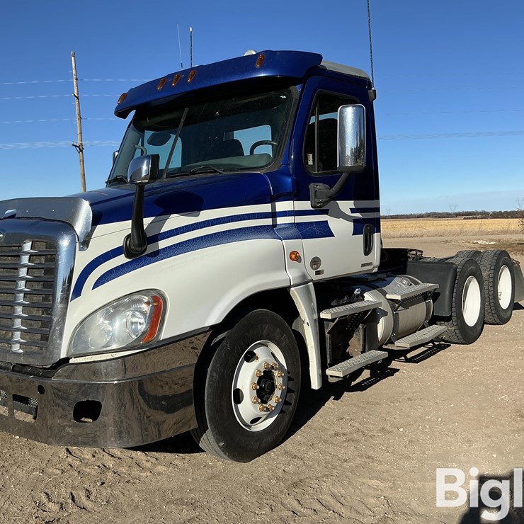 2012 FREIGHTLINER CASCADIA 125