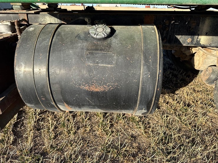 1992-white-gmc-haying-mantis-stacker-truck-image-44