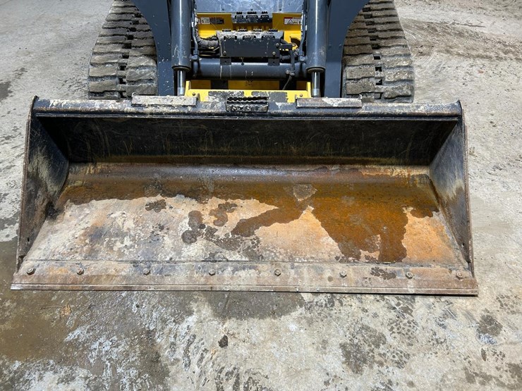 2023-deere-333g-image-8